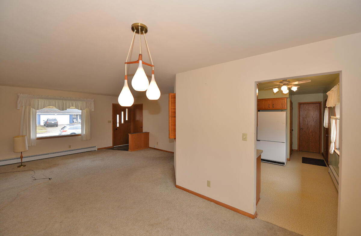 59 Virginia Street Racine, WI 53405 - Photo 7 of 29 108