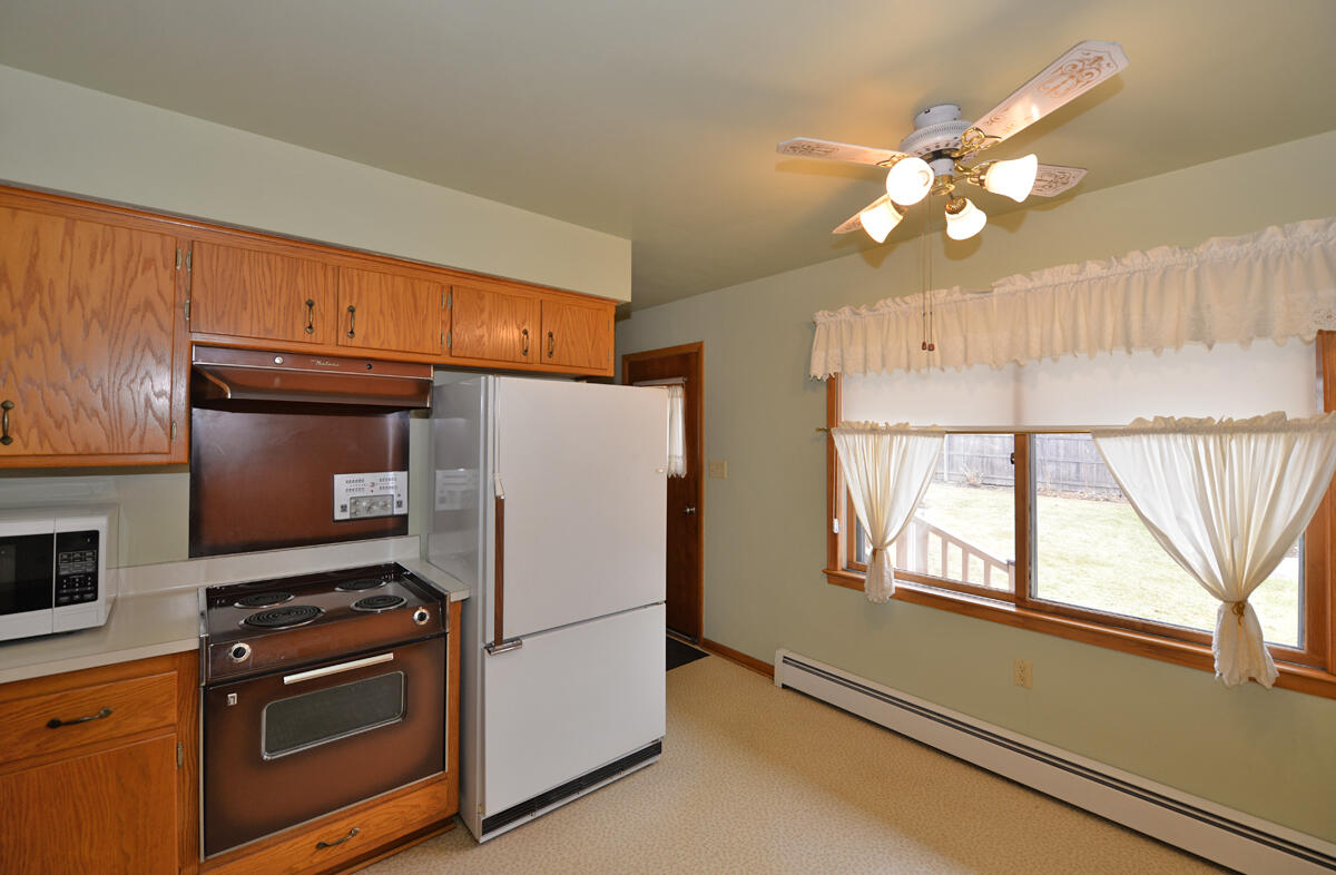 59 Virginia Street Racine, WI 53405 - Photo 10 of 29 111