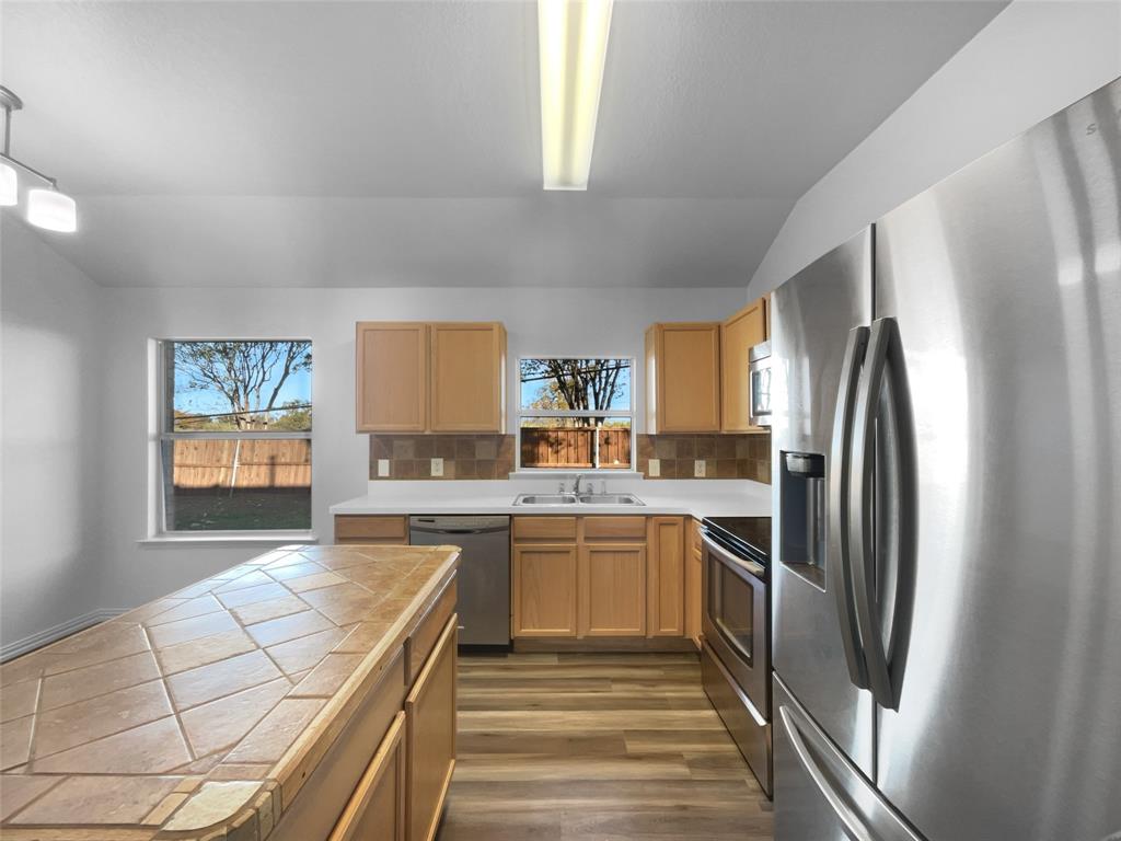 1600 Desperado Road Fort Worth, TX 76131 - Photo 2 of 21