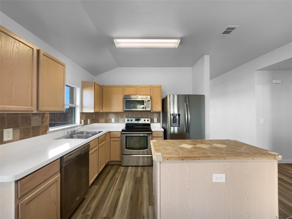 1600 Desperado Road Fort Worth, TX 76131 - Photo 7 of 21