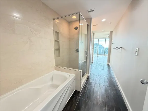 $3,400 | 3338 Peachtree Road Northeast, Unit 3205, Atlanta, GA 30326
