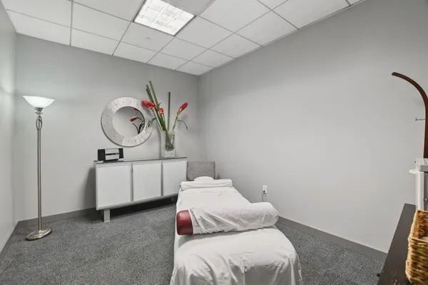 $3,400 | 3338 Peachtree Road Northeast, Unit 3205, Atlanta, GA 30326