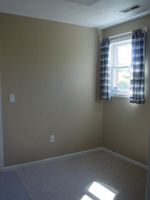 4661 Nemmo Road Vinton, VA 24179 - Photo 30 of 34 an empty room with a window