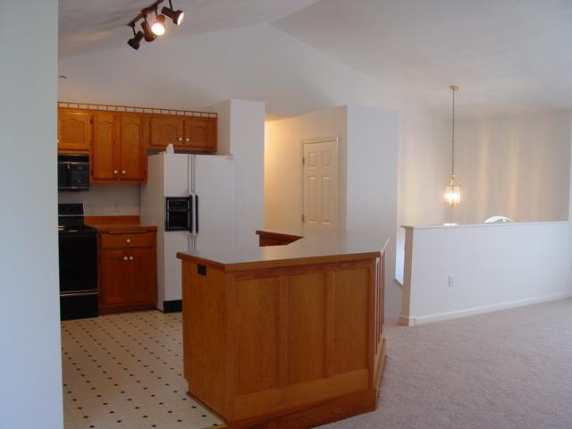 4661 Nemmo Road Vinton, VA 24179 - Photo 10 of 34 a kitchen with stainless steel appliances a refrigerator and a stove