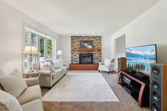 $479,900 | 1007 Eric Lane, Waunakee, WI 53597