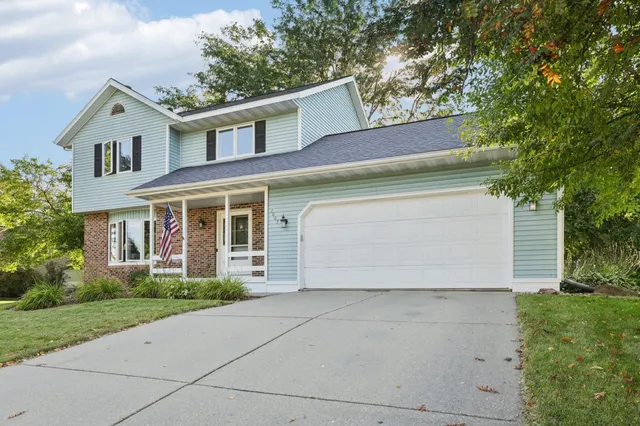 $479,900 | 1007 Eric Lane, Waunakee, WI 53597