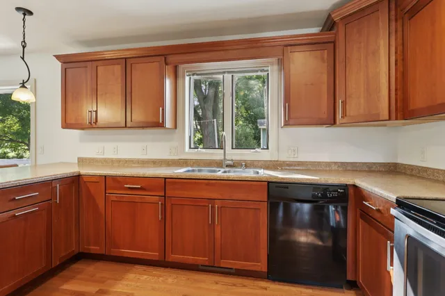 $479,900 | 1007 Eric Lane, Waunakee, WI 53597