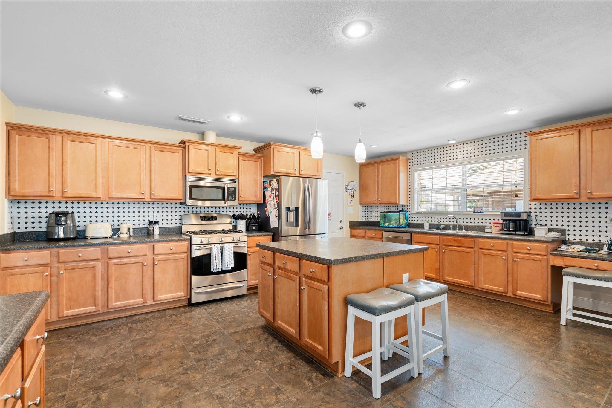 27712 Rileywood Drive Daphne, AL 36526 - Photo 8 of 45 Kitchen