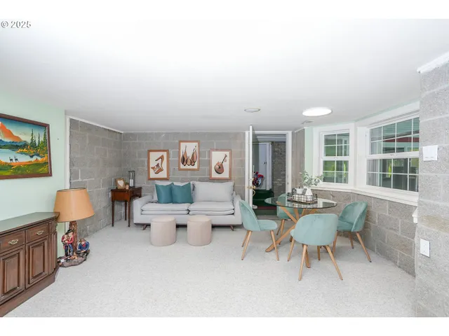 $1,495,000 | 36313 Blueberry Drive, Lebanon, OR 97355