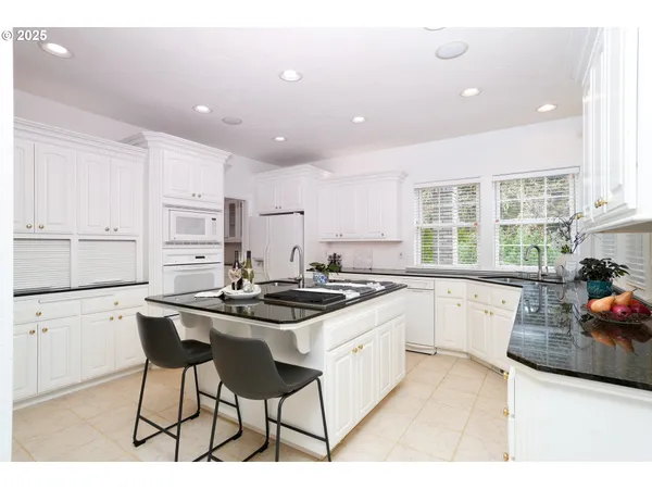 $1,490,000 | 36313 Blueberry Drive, Lebanon, OR 97355