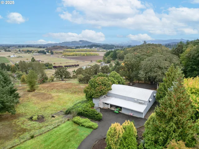 $1,495,000 | 36313 Blueberry Drive, Lebanon, OR 97355