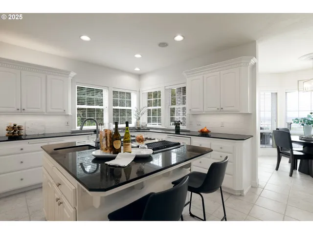 $1,495,000 | 36313 Blueberry Drive, Lebanon, OR 97355