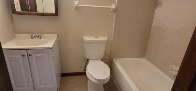 $975 | 306 White Drive, Unit A1, Tallahassee, FL 32304