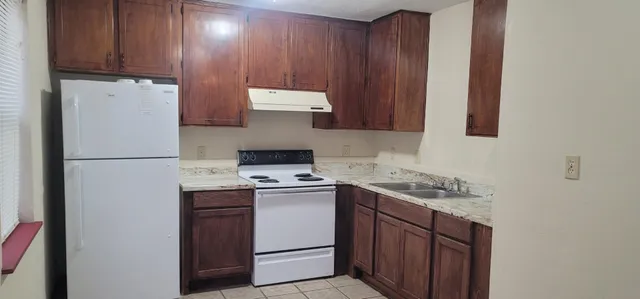 $975 | 306 White Drive, Unit A1, Tallahassee, FL 32304