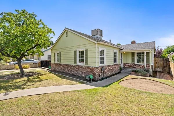 $399,900 | 1633 North Thorne Avenue, Fresno, CA 93704