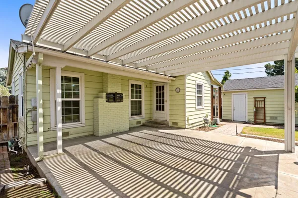 $399,900 | 1633 North Thorne Avenue, Fresno, CA 93704