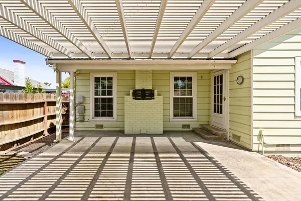 $399,900 | 1633 North Thorne Avenue, Fresno, CA 93704