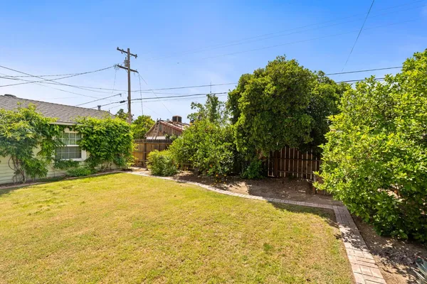 $399,900 | 1633 North Thorne Avenue, Fresno, CA 93704