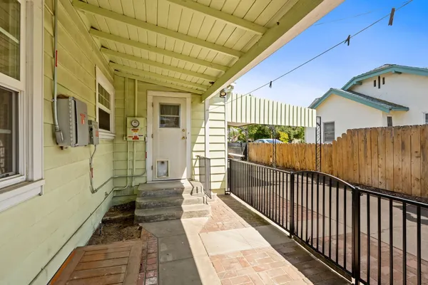 $399,900 | 1633 North Thorne Avenue, Fresno, CA 93704