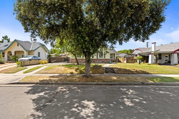 $399,900 | 1633 North Thorne Avenue, Fresno, CA 93704