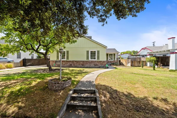 $399,900 | 1633 North Thorne Avenue, Fresno, CA 93704