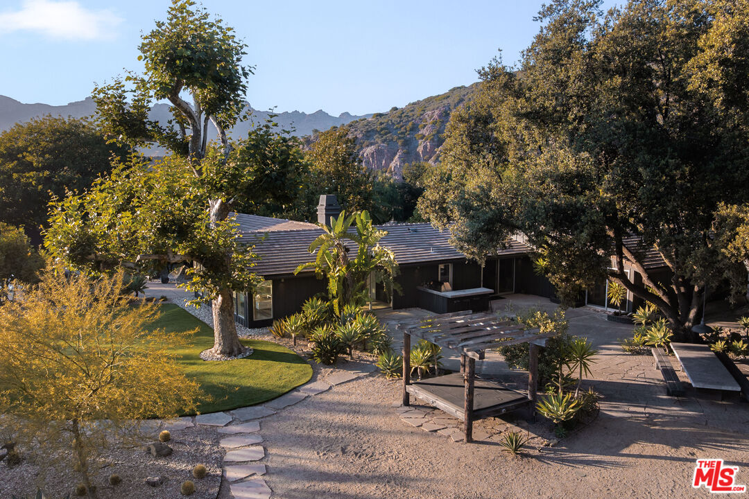 12460 Yellow Hill Road Malibu, CA 90265 - Photo 6 of 63