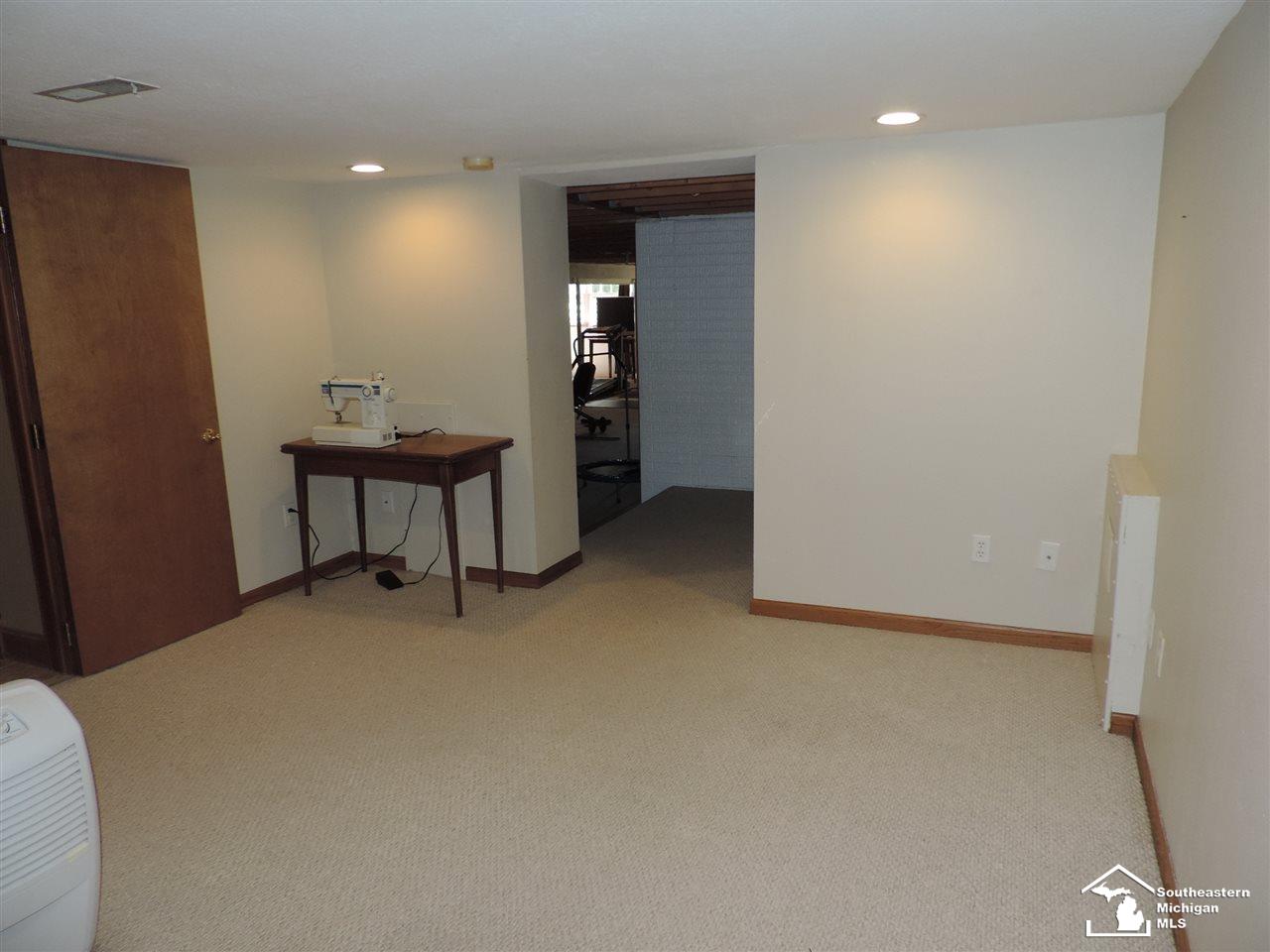 8248 Jackman Road Temperance, MI 48182 - Photo 22 of 32