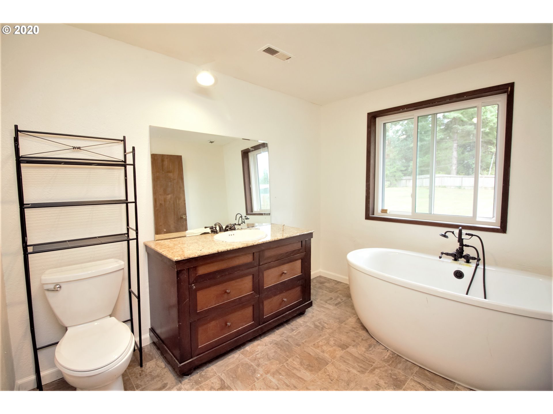 63091 Crown Point Road Coos Bay, OR 97420 - Photo 16 of 24