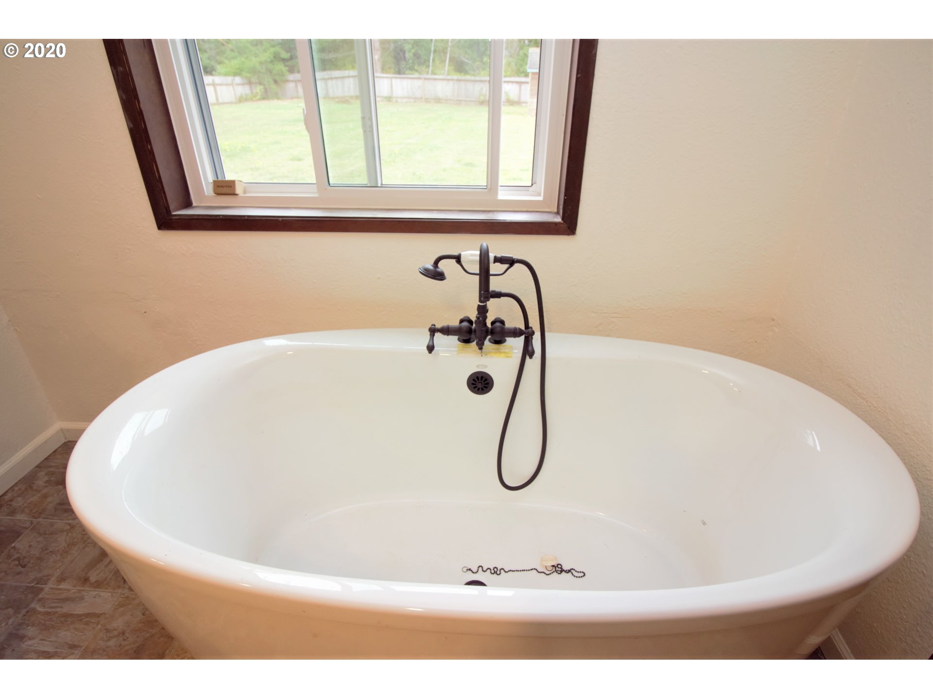 63091 Crown Point Road Coos Bay, OR 97420 - Photo 17 of 24