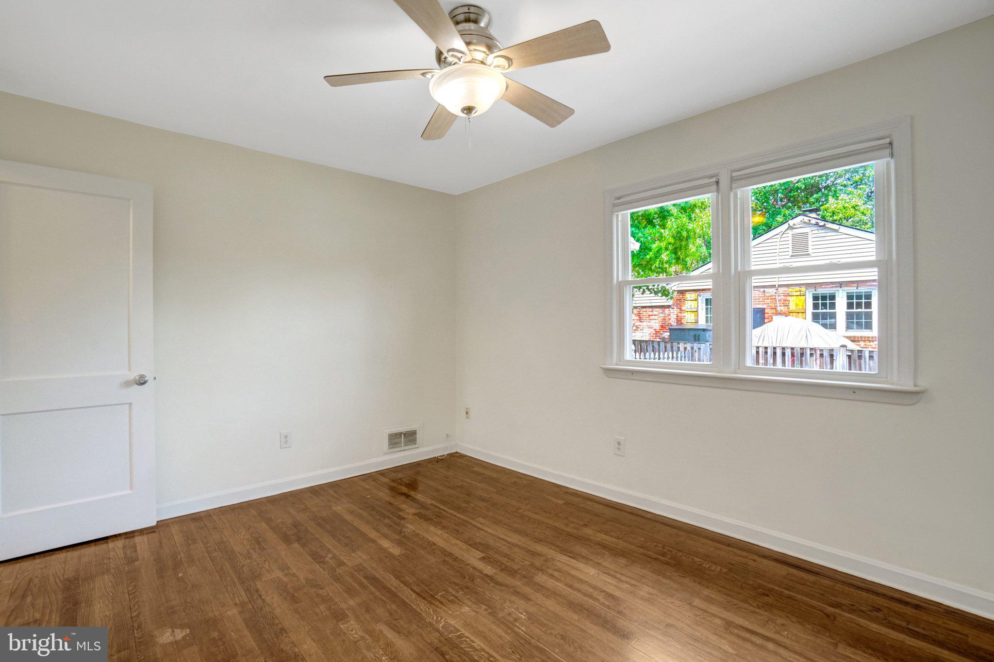 8015 New Market Road Alexandria, VA 22308 - Photo 26 of 41 Bedroom #2