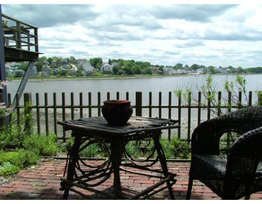 21 Edgewater Road Hull, MA 02045 - Photo 3 of 6 Gallery Image 3
