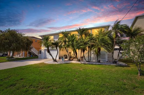 $689,999 | 7611 Mako Drive, Hudson, FL 34667