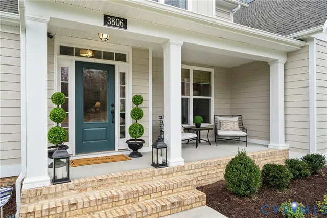 a view of a entryway front of house