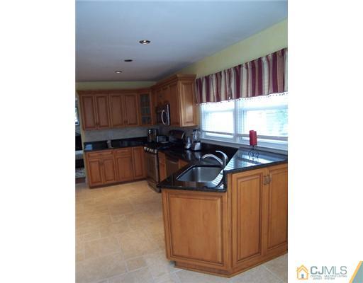 42 Oakland Road Old Bridge, NJ 08857 - Photo 23 of 25 Gallery Image 23
