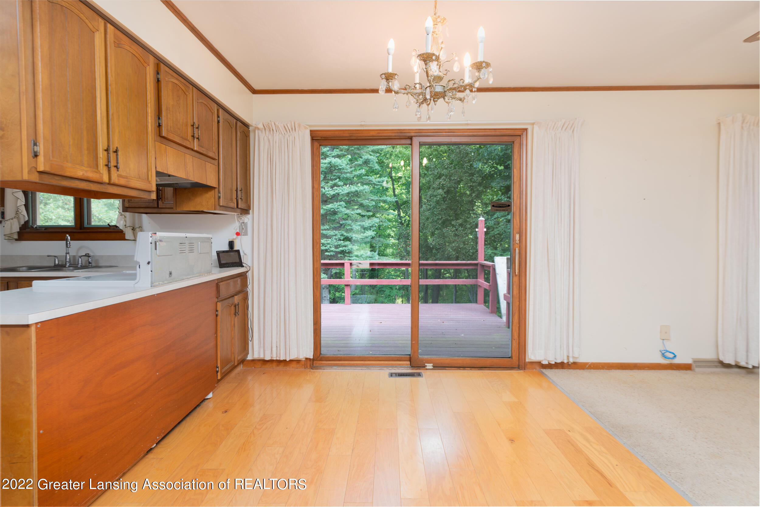 9750 Riverside Drive Grand Ledge, MI 48837 - Photo 10 of 25 204D1D65-F750-49EB-91E9-292C06C73631