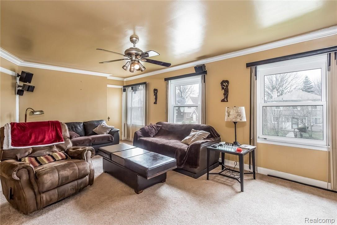 5084-5086 Yorkshire Road Detroit, MI 48224 - Photo 15 of 29 1031-Living_Room-2480490-medium.jpg