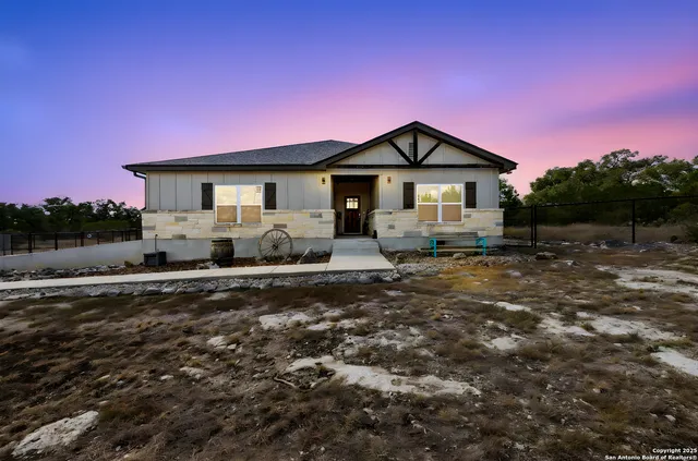 $519,900 | 118 Red Tail Cove, Spring Branch, TX 78070