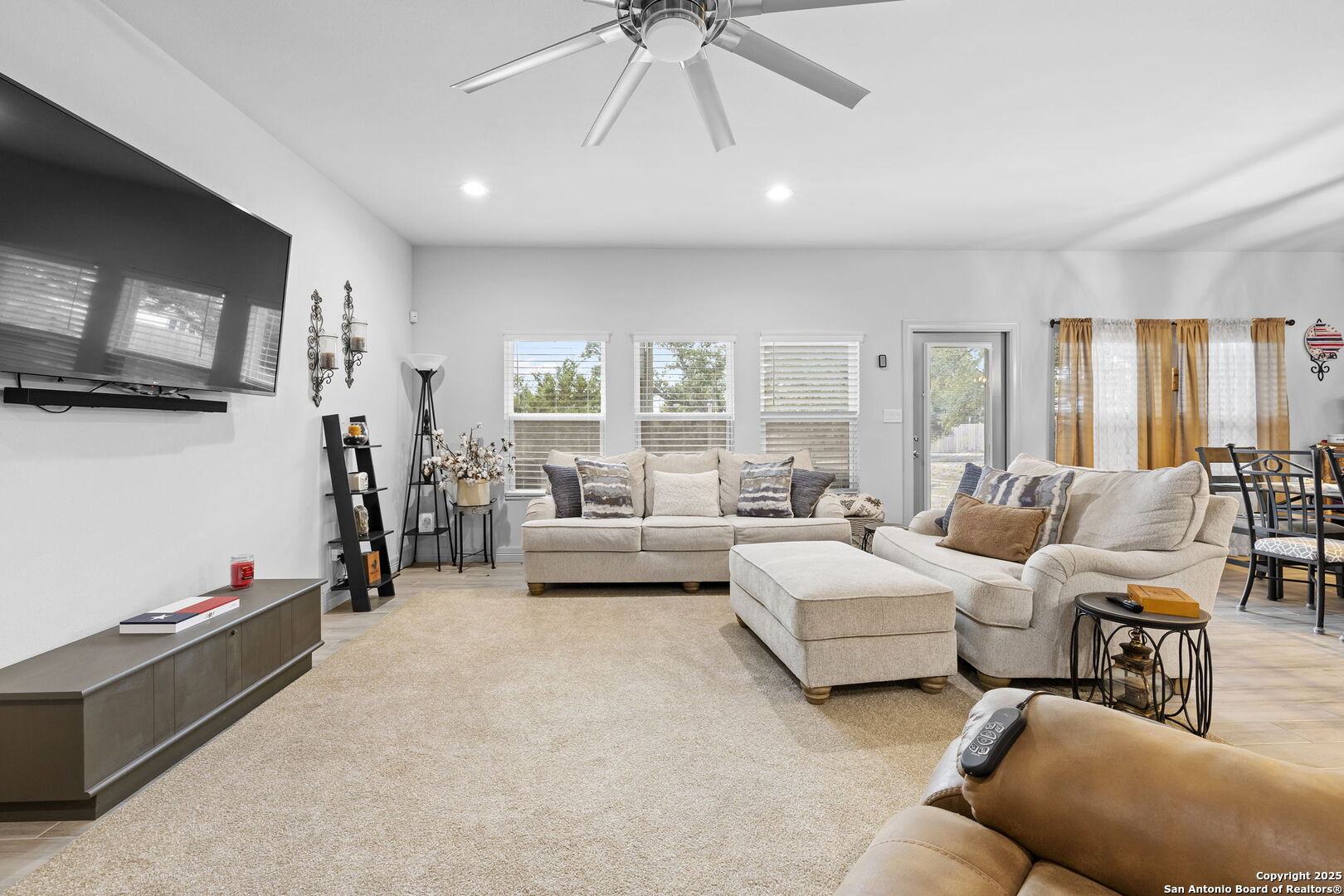 118 Red Tail Cove Spring Branch, TX 78070 - Photo 16 of 41