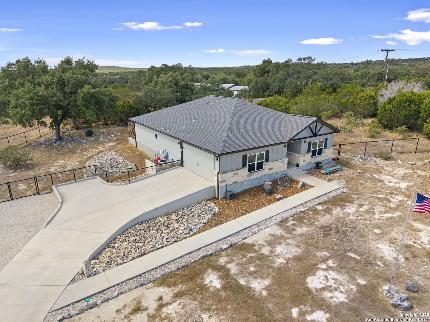 118 Red Tail Cove Spring Branch, TX 78070 - Photo 2 of 41