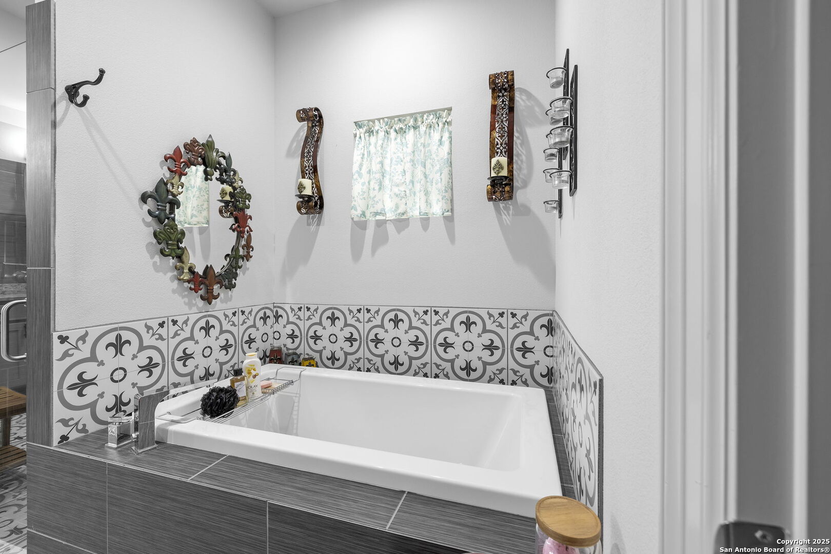 118 Red Tail Cove Spring Branch, TX 78070 - Photo 21 of 41