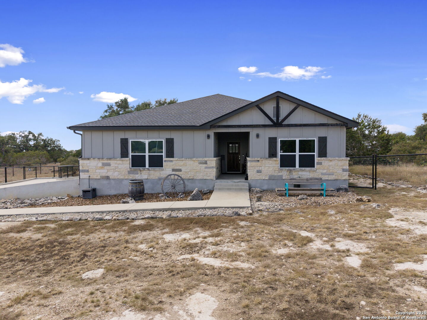 118 Red Tail Cove Spring Branch, TX 78070 - Photo 3 of 41