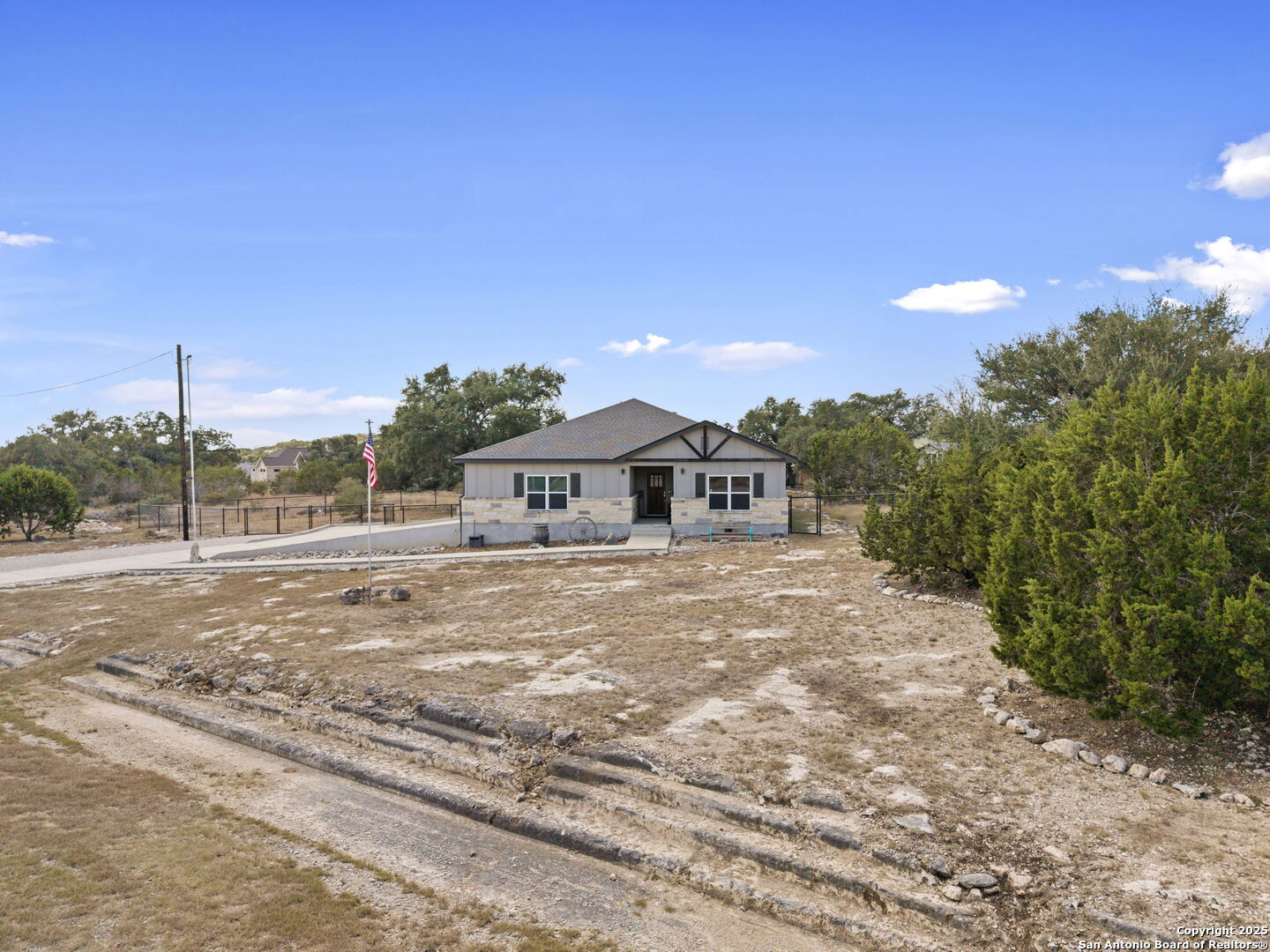 118 Red Tail Cove Spring Branch, TX 78070 - Photo 4 of 41