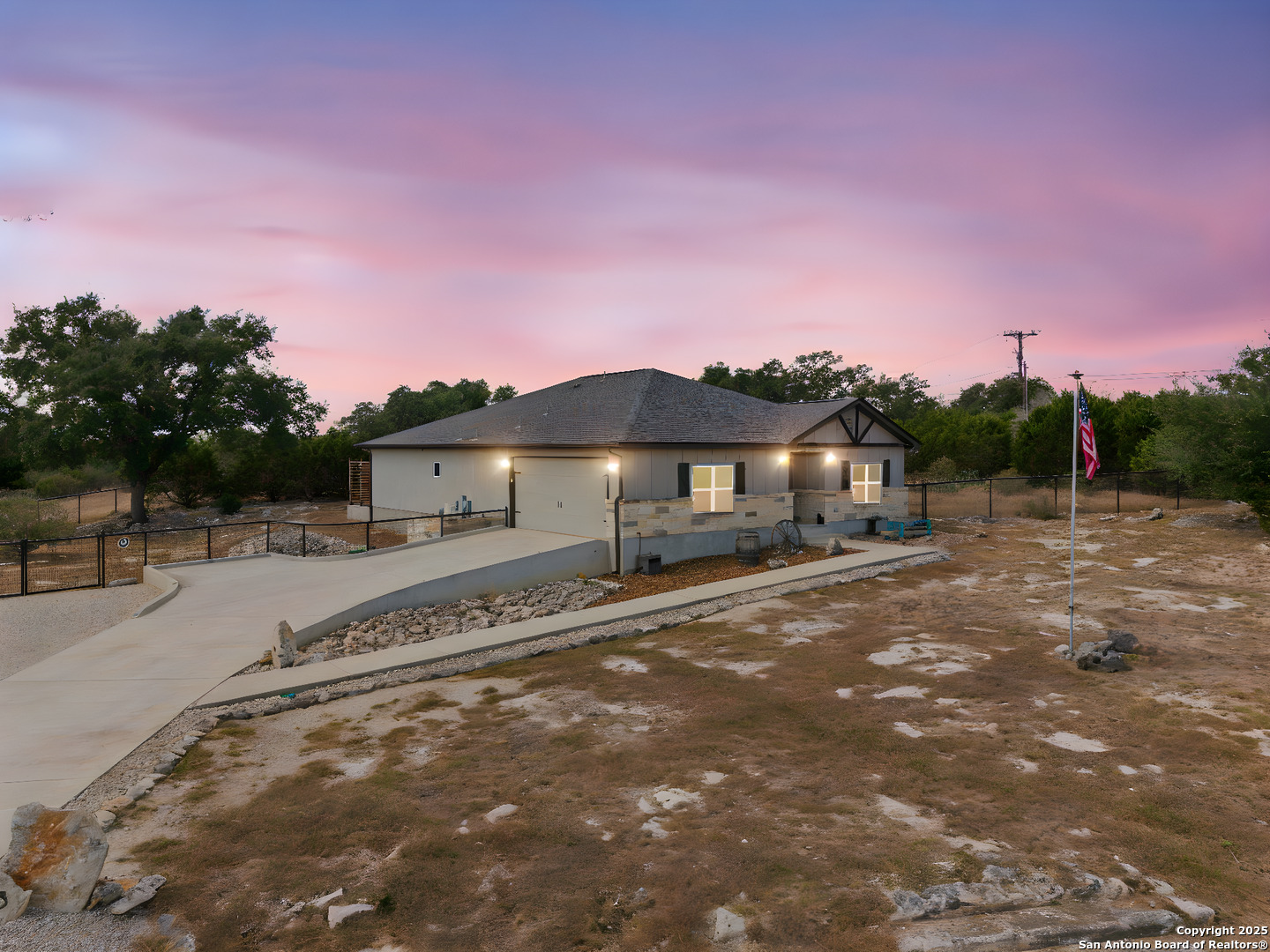 118 Red Tail Cove Spring Branch, TX 78070 - Photo 6 of 41