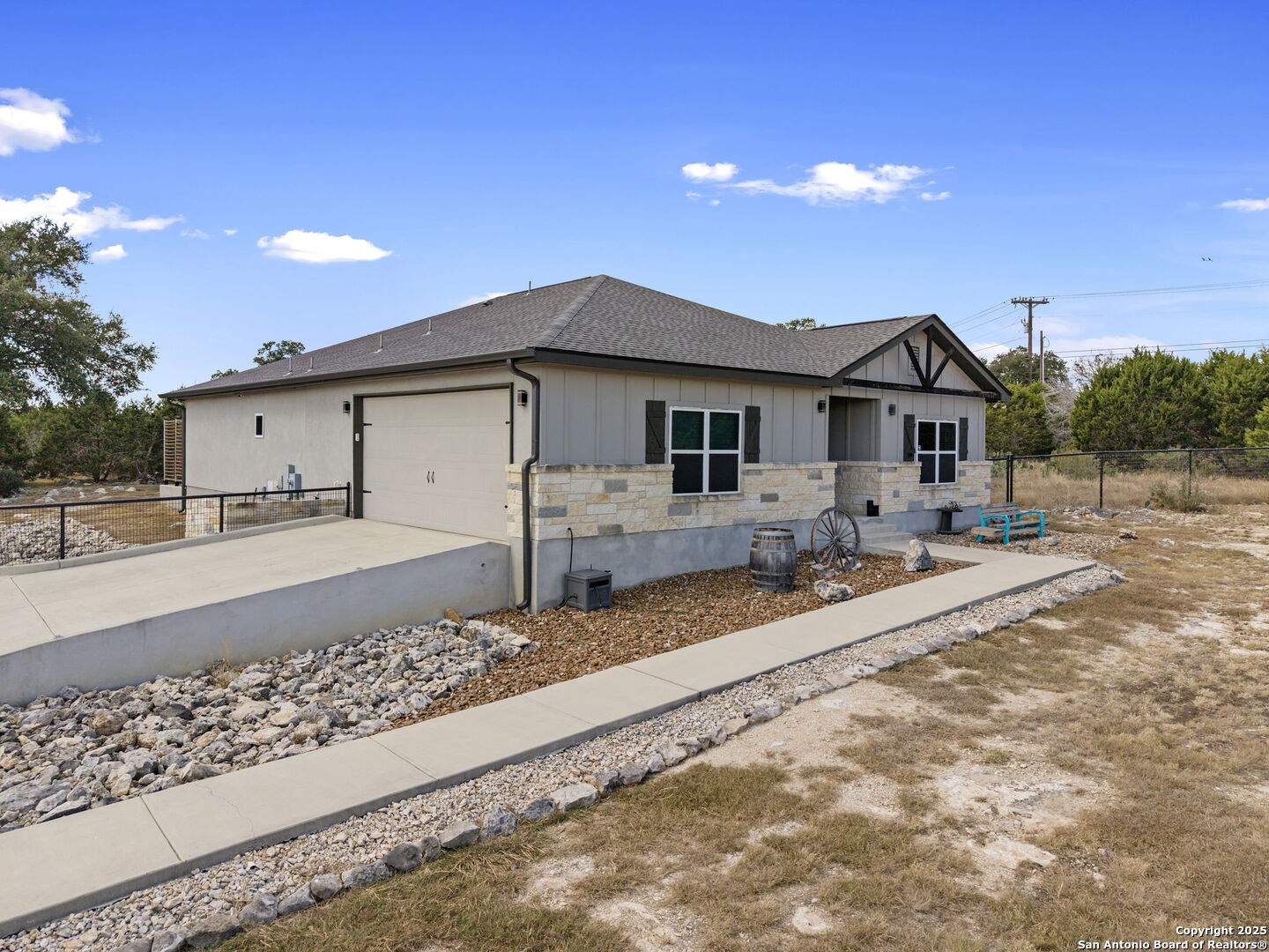 118 Red Tail Cove Spring Branch, TX 78070 - Photo 7 of 41