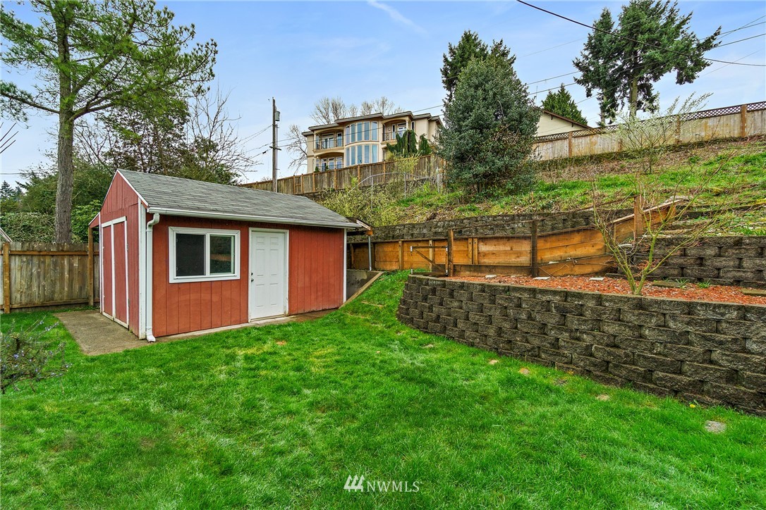 466 Grandey Way Northeast Renton, WA 98056 - Photo 19 of 21 a view of an house with backyard space and balcony