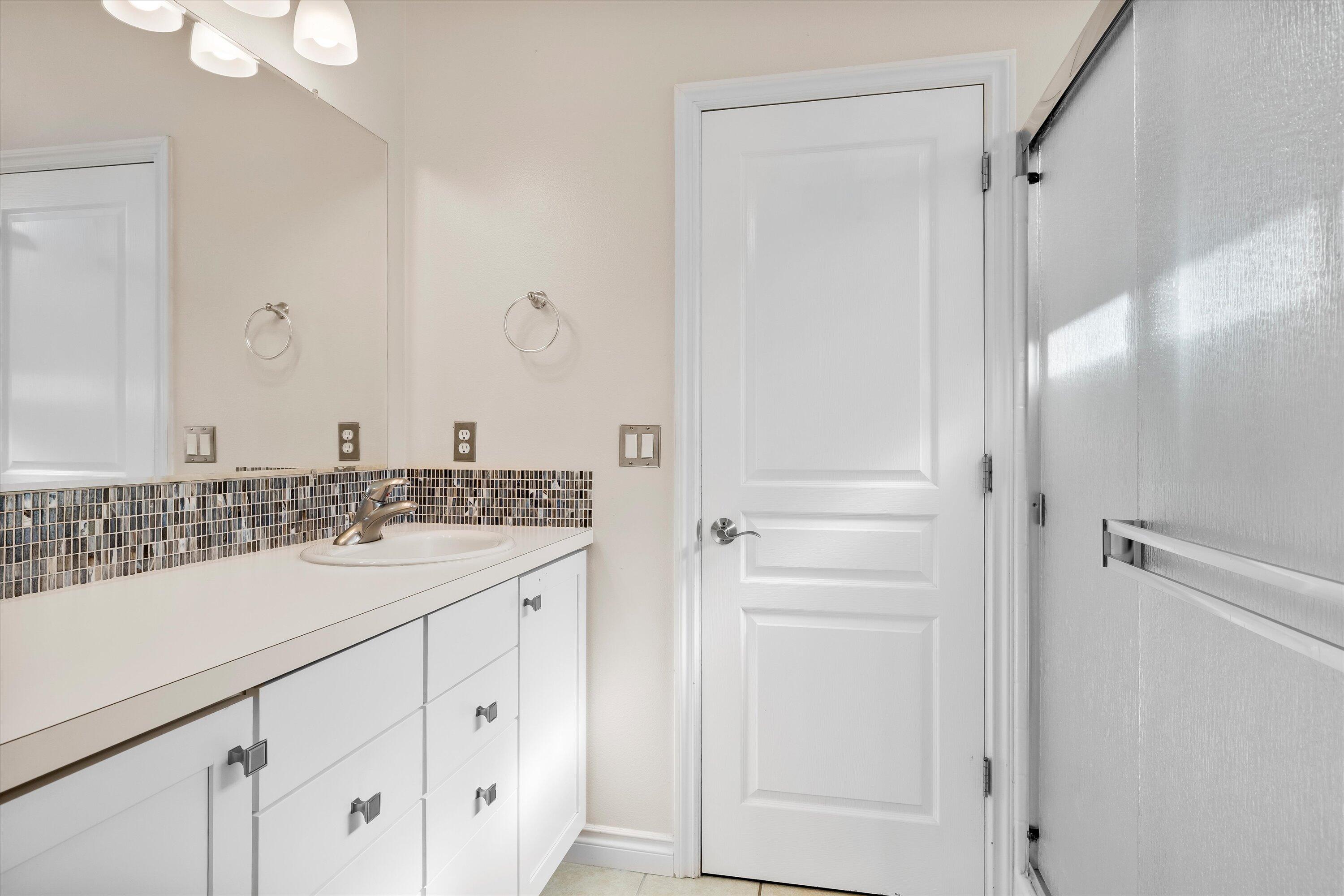 19557 Sager Loop Bend, OR 97702 - Photo 20 of 32 23-20251003 JILL ROSELL-27