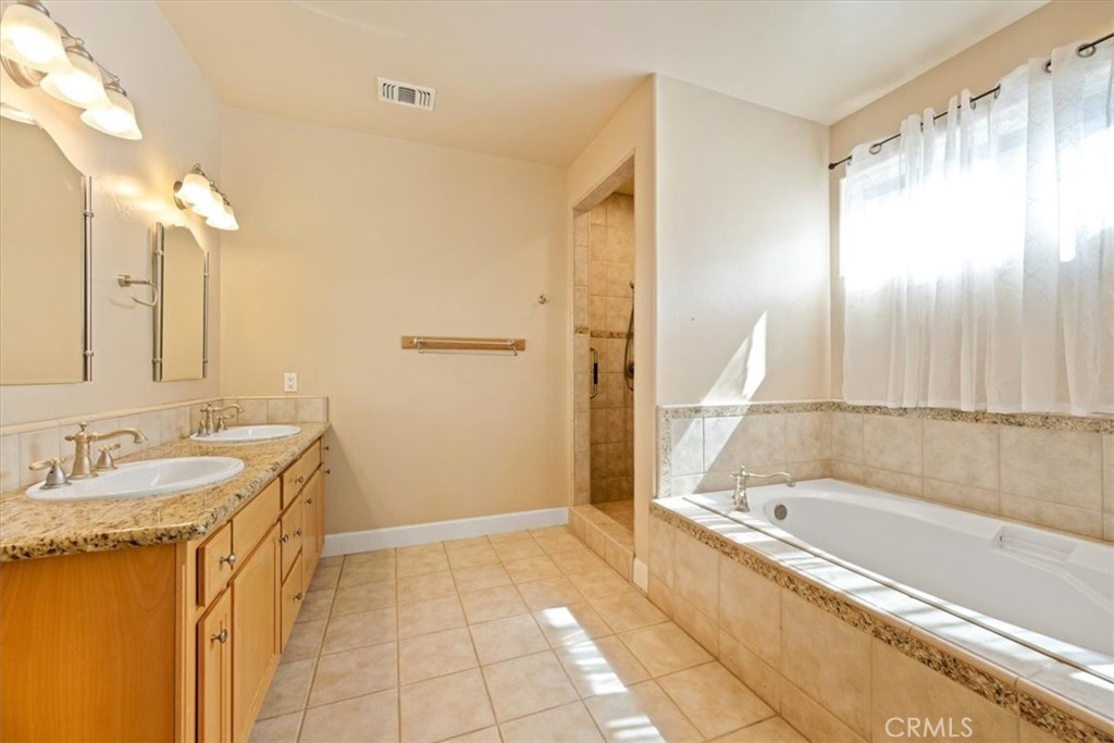 595 Red Cloud Road Paso Robles, CA 93446 - Photo 7 of 51 Primary Bathroom