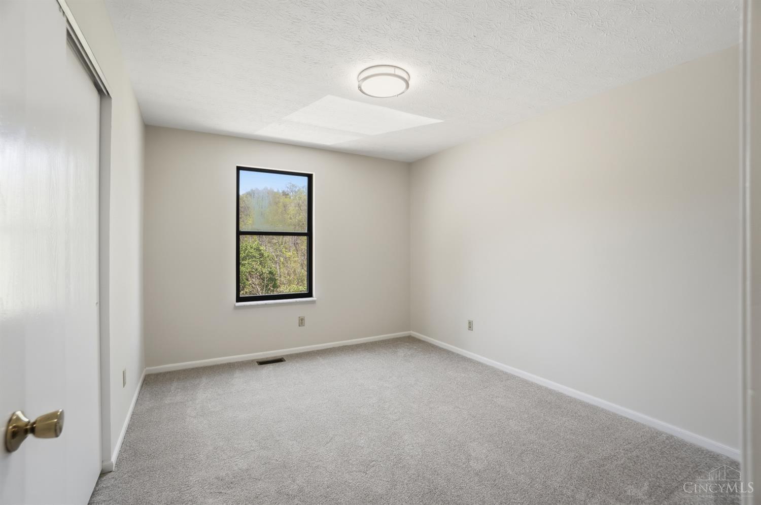 6340 Sheed Road Cincinnati, OH 45247 - Photo 32 of 60
