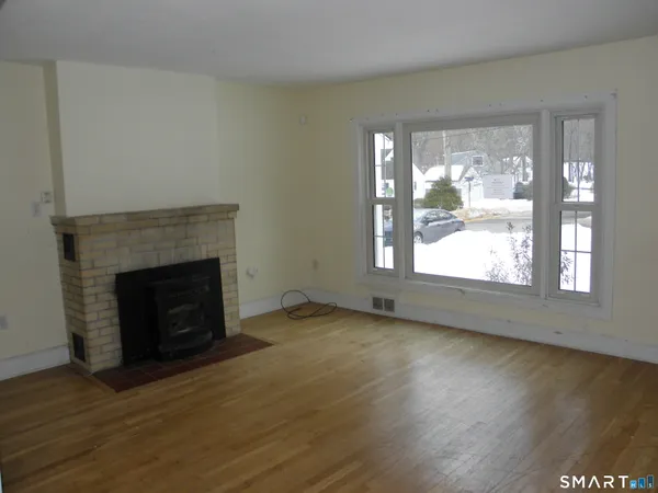 $295,000 | 31 Woodland Drive, Norwich, CT 06360