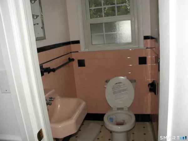 $295,000 | 31 Woodland Drive, Norwich, CT 06360